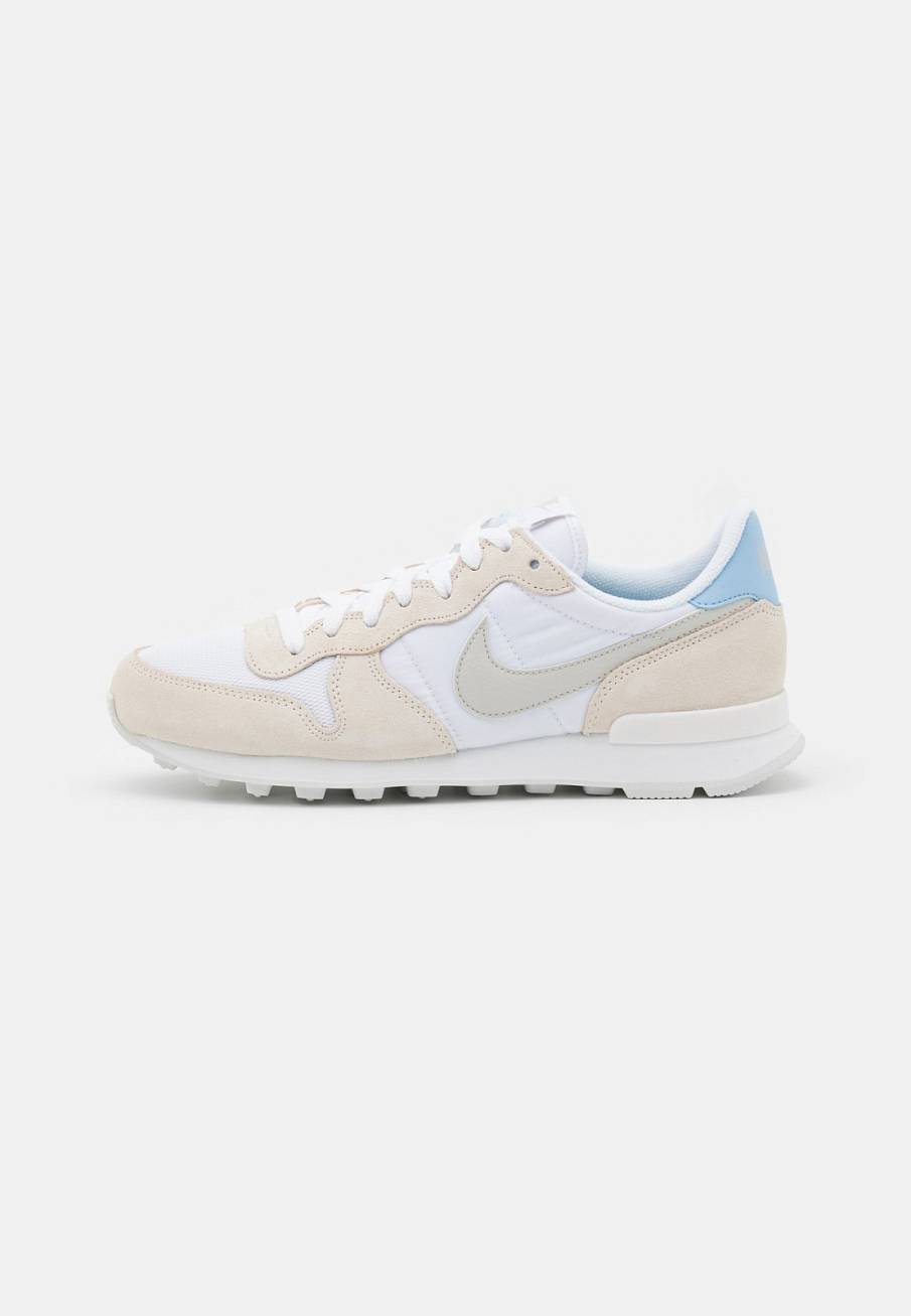 Фото № 1 с приближением к товару «‎Nike Internationalist »