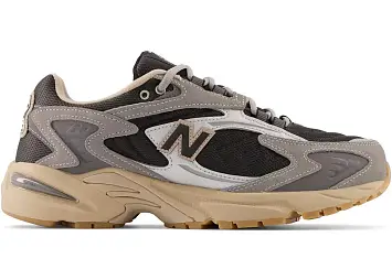New Balance 725