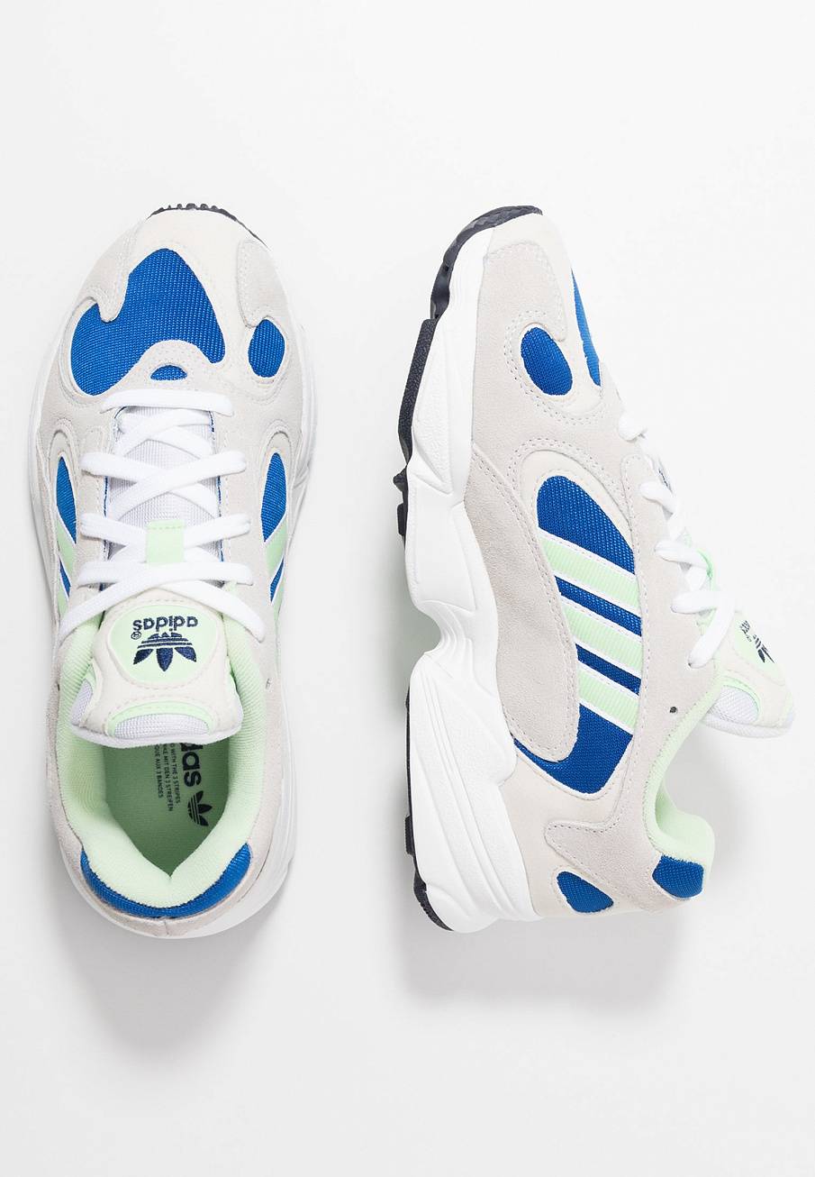 Фото № 3 с приближением к товару «‎Adidas Yung-1 »