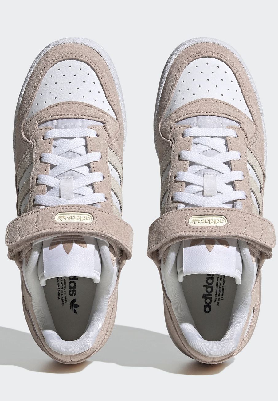 Фото № 3 с приближением к товару «‎Adidas Forum »