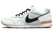 Фото № 1 с приближением к товару «‎Nike Venture Runner BeigeBlack»