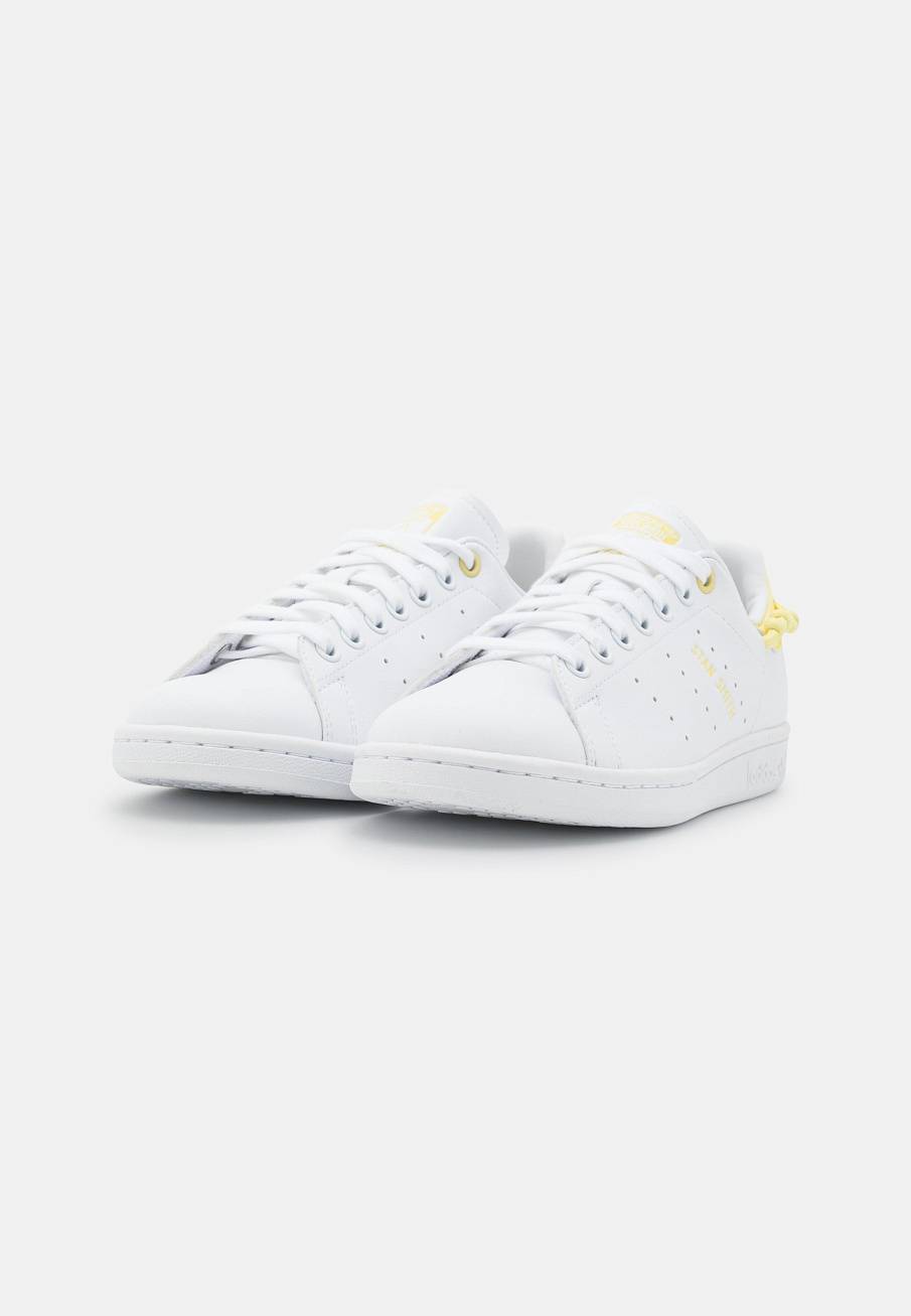 Фото № 3 с приближением к товару «‎Adidas Stan Smith »