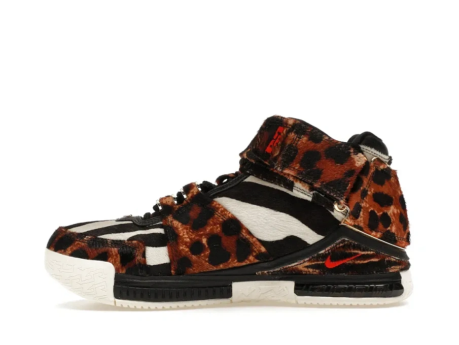 Фото № 3 с приближением к товару «‎Nike Zoom LeBron 2 LX Beast»