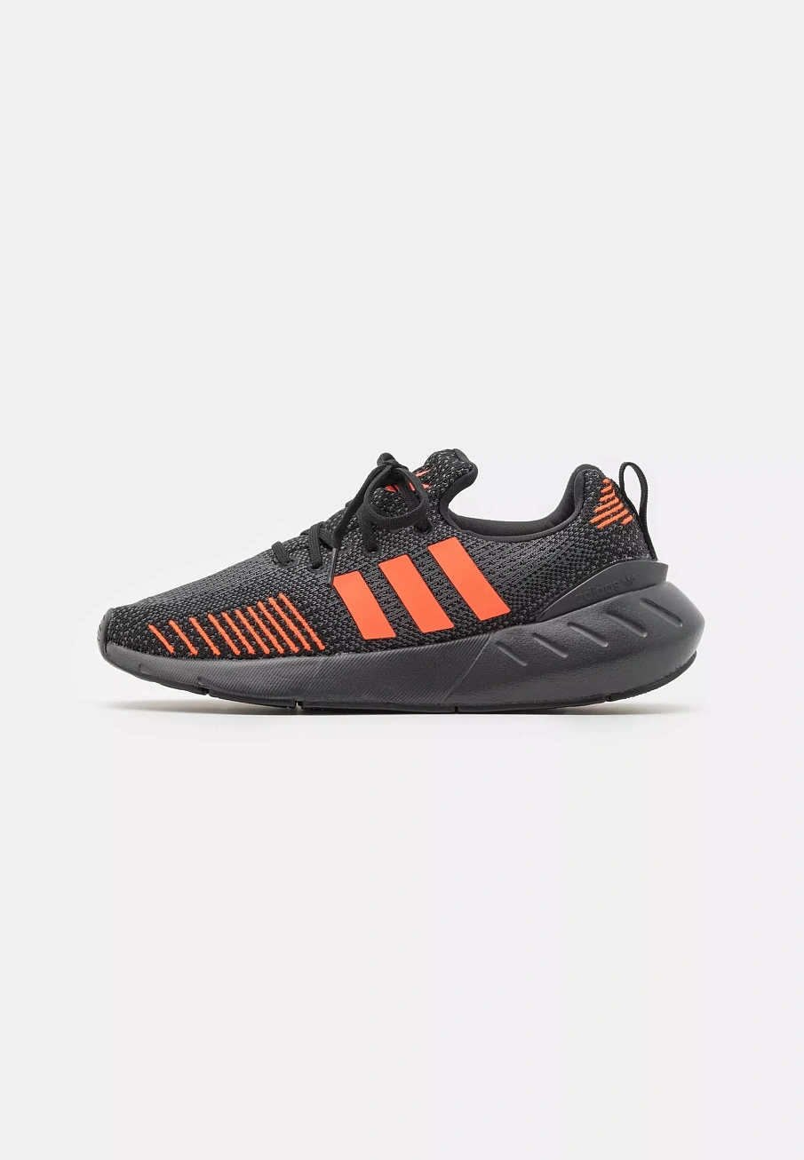 Фото № 1 с приближением к товару «‎SWIFT RUN 22 UNISEX»