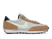 Фото № 1 с приближением к товару «‎Nike Daybreak Praline Volt »