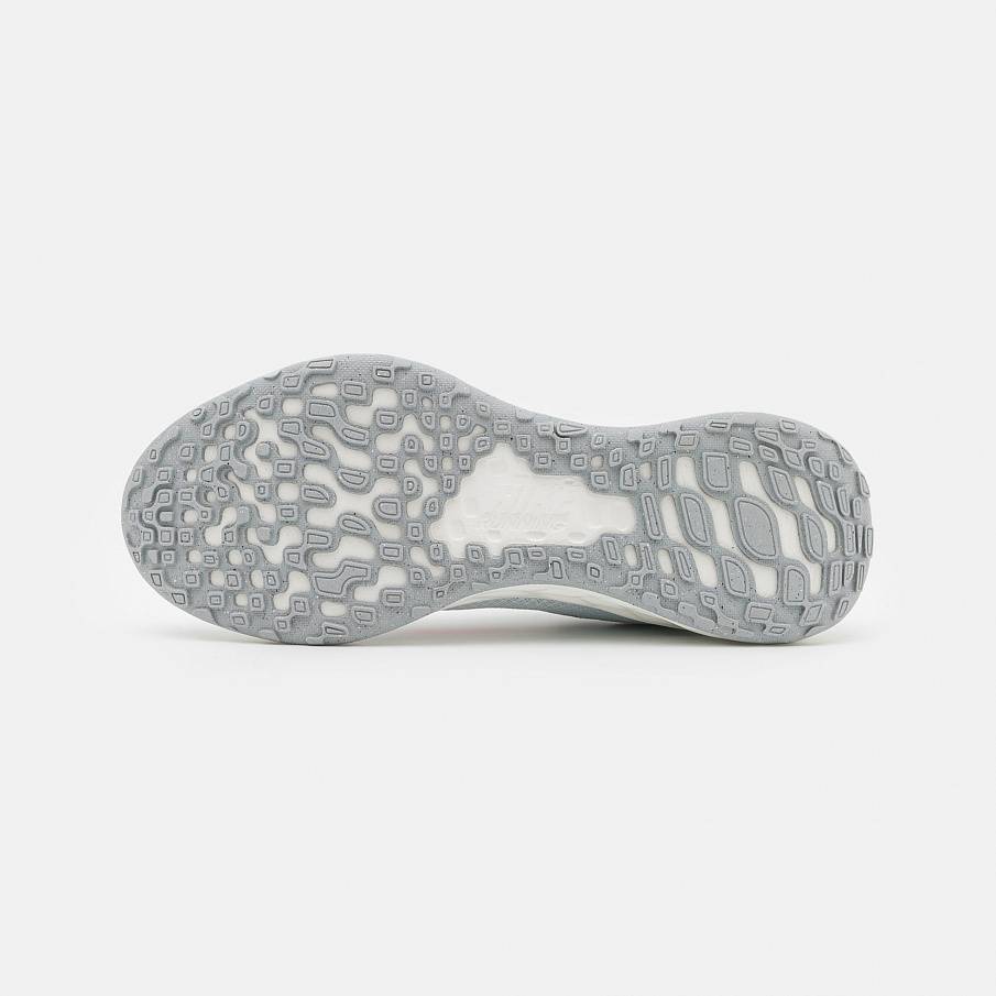 Фото № 5 с приближением к товару «‎Nike Revolution 6 NN»