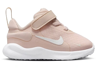 Nike Revolution 7