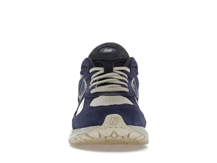 Фото № 2 с приближением к товару «‎New Balance 2002R»