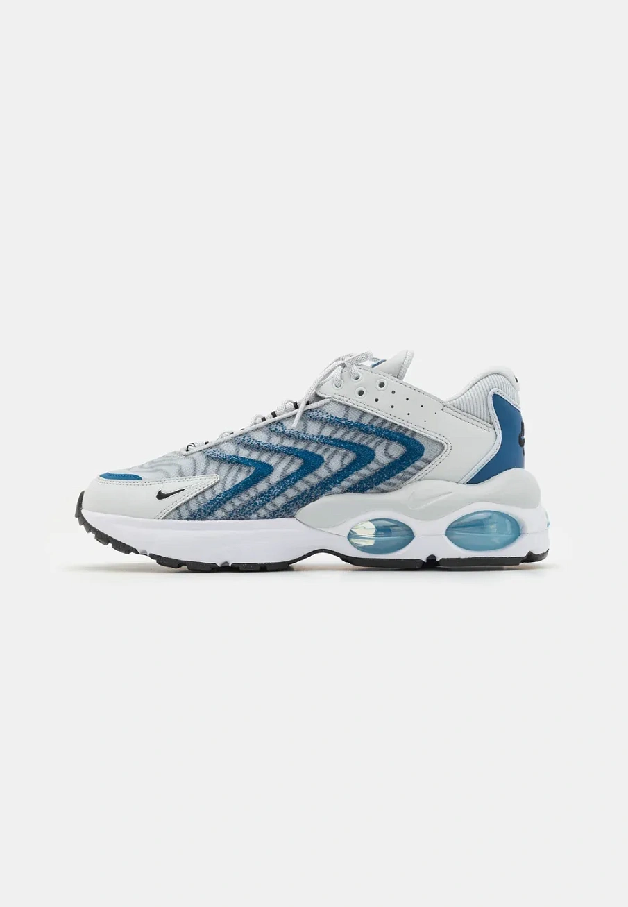 Фото № 1 с приближением к товару «‎AIR MAX»