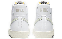 Фото № 4 с приближением к товару «‎Nike Wmns Blazer '77 Vintage Mid 'Light Bone'»