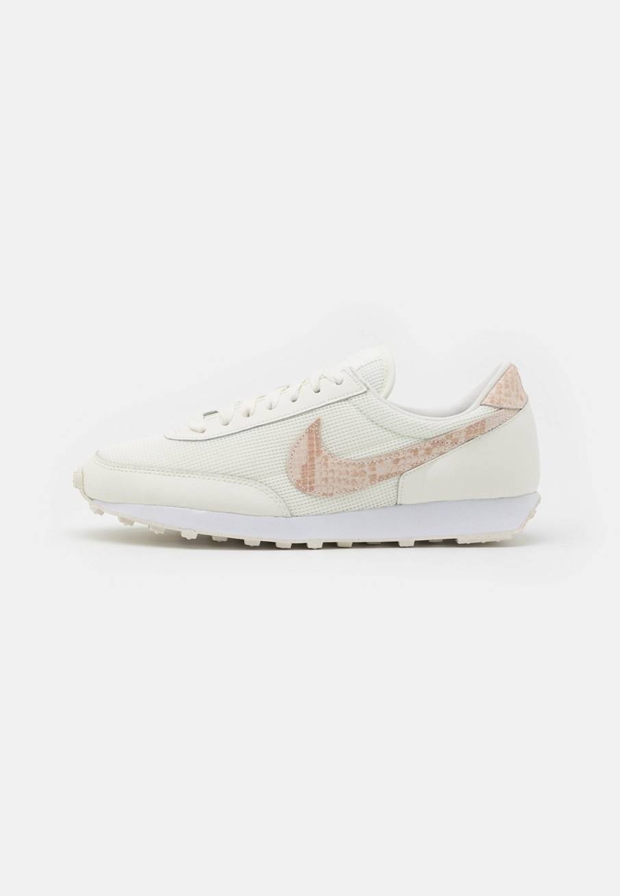 Фото № 1 с приближением к товару «‎Nike Daybreak »
