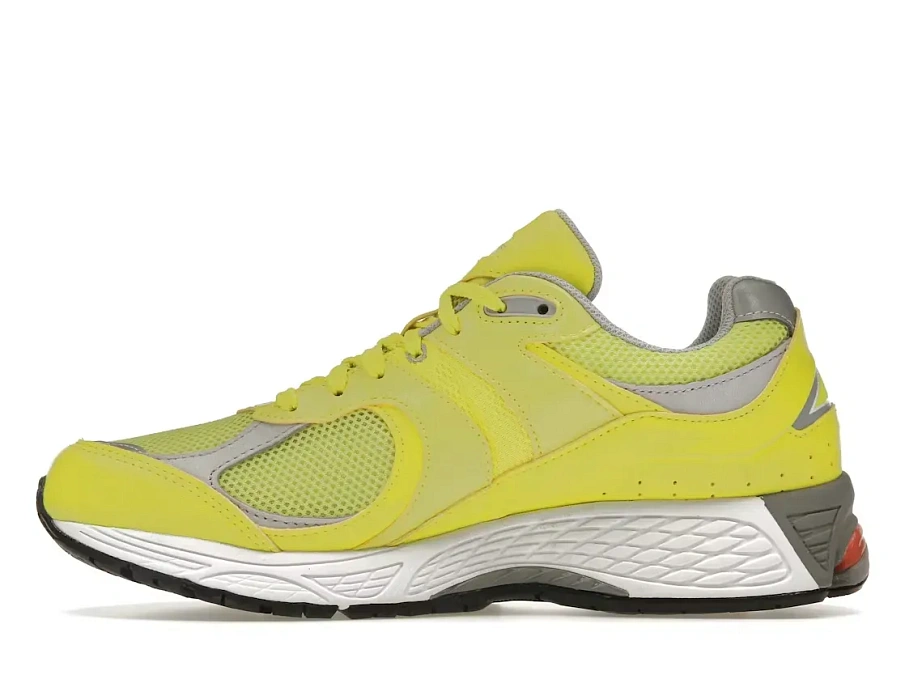 Фото № 3 с приближением к товару «‎New Balance 2002R»