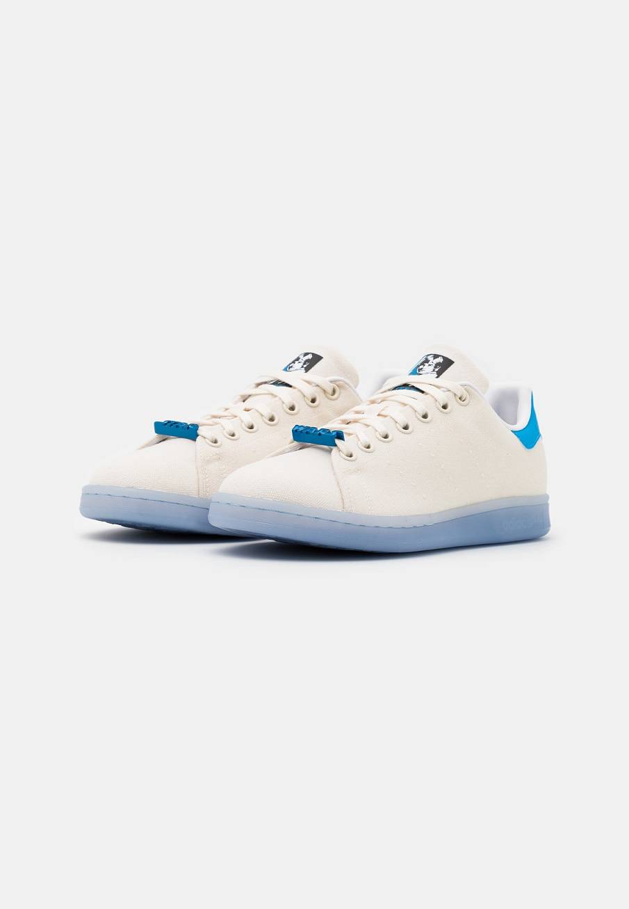 Фото № 2 с приближением к товару «‎Adidas Disney Star Wars Stan Smith Shoes »