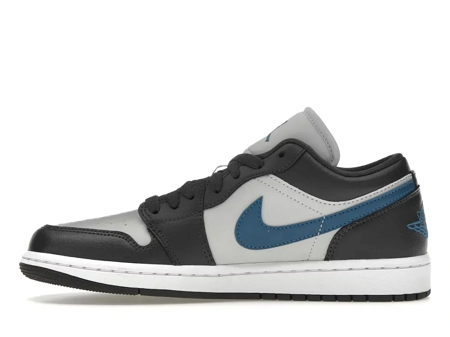 Фото № 3 с приближением к товару «‎Jordan 1 Low»