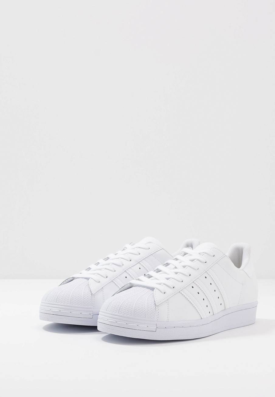 Фото № 3 с приближением к товару «‎Adidas Superstar »