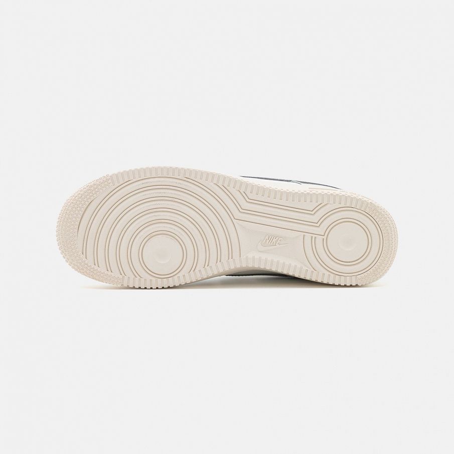 Фото № 4 с приближением к товару «‎Nike W Air Force 1 07 Ess Trnd »