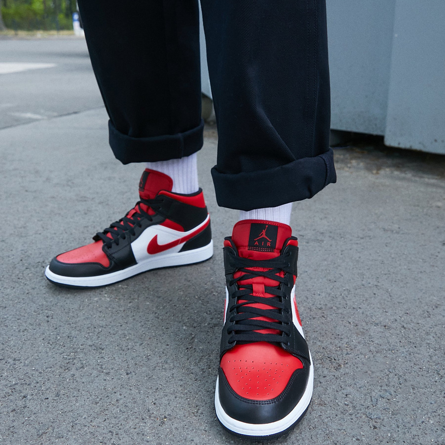 Фото № 1 с приближением к товару «‎Air Jordan 1 »