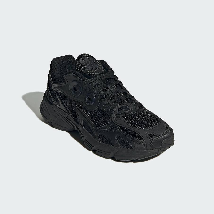 Фото № 2 с приближением к товару «‎Кроссовки Adidas SPAD111A1TY-Q11»