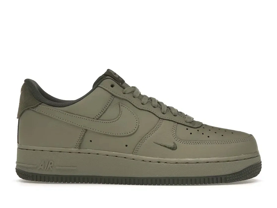 Фото № 1 с приближением к товару «‎Nike Air Force 1 Low '07 LV8»