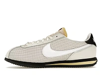 Фото № 3 с приближением к товару «‎Nike Cortez»
