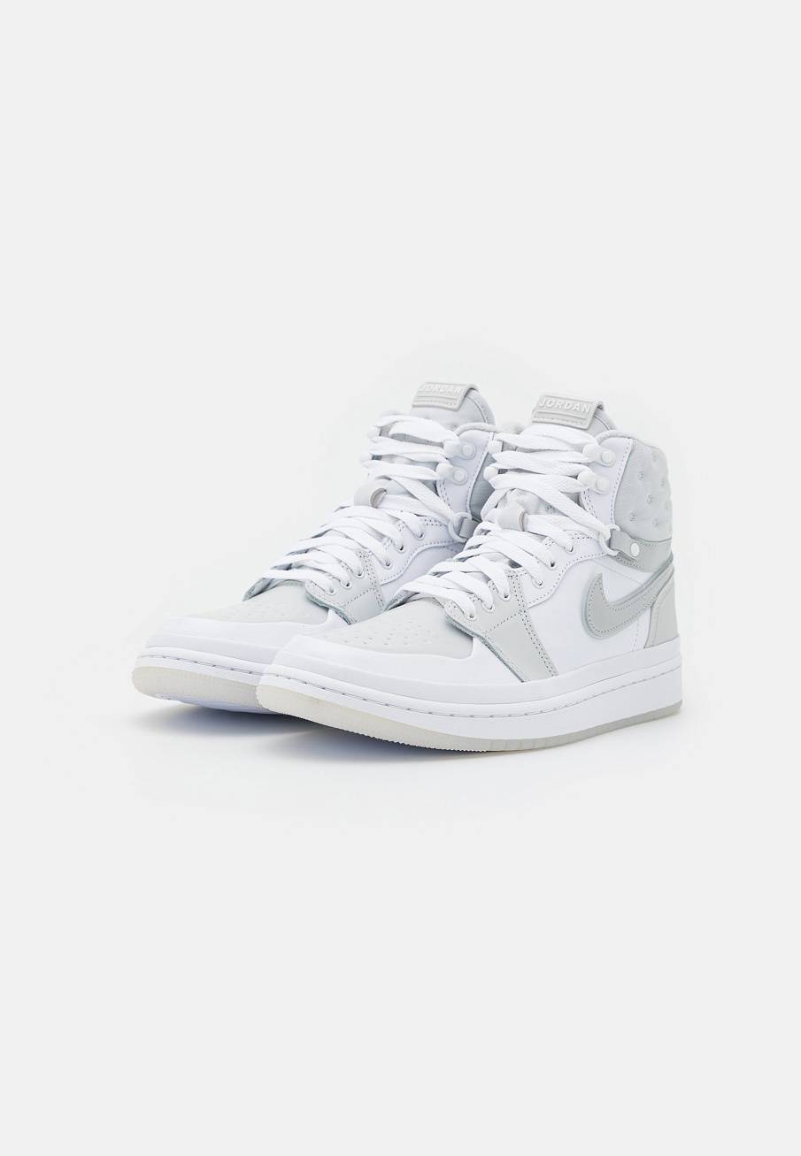 Фото № 2 с приближением к товару «‎Air Jordan 1 Acclimate »