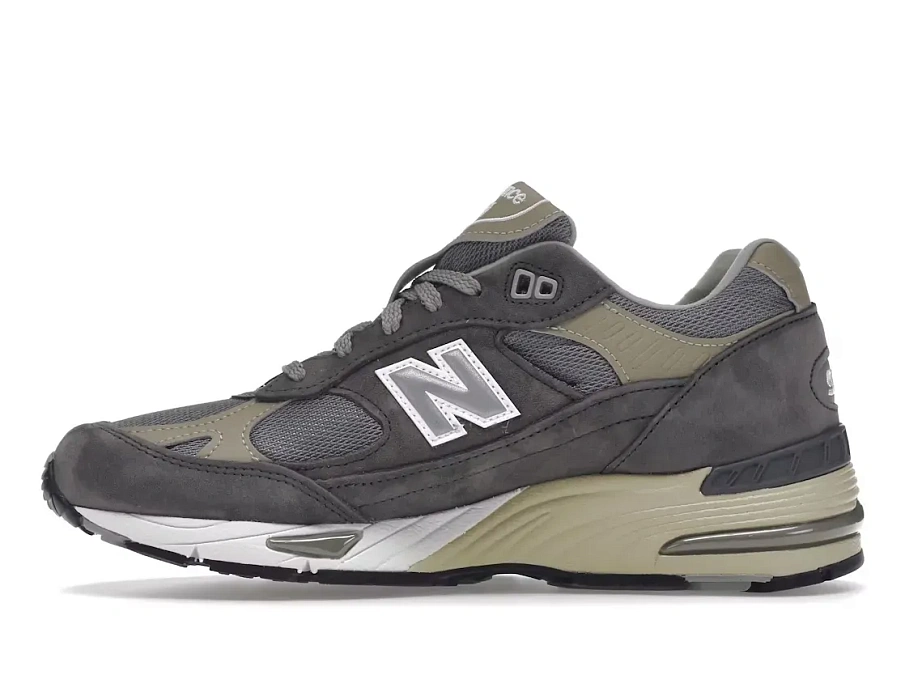 Фото № 3 с приближением к товару «‎New Balance 991»
