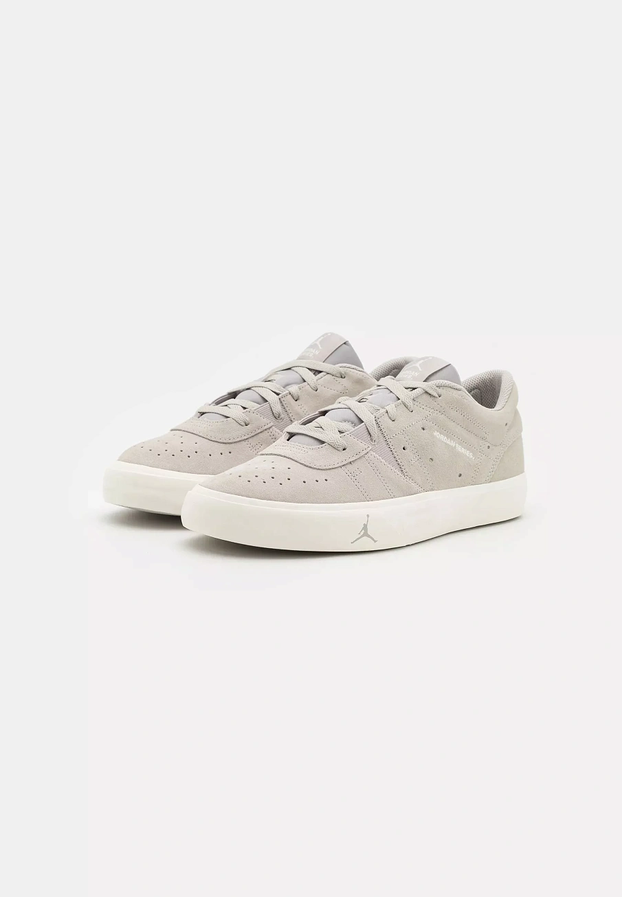 Фото № 2 с приближением к товару «‎JORDAN SERIES ES»