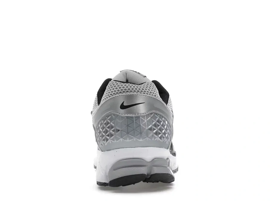 Фото № 4 с приближением к товару «‎Nike Zoom Vomero 5»