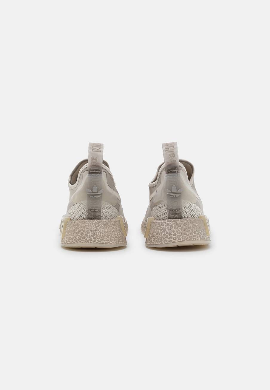 Фото № 3 с приближением к товару «‎Adidas Nmd_r1 Spectoo »