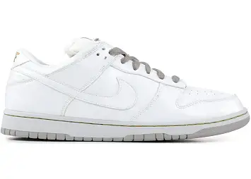 Nike SB Dunk Low Medicom 4