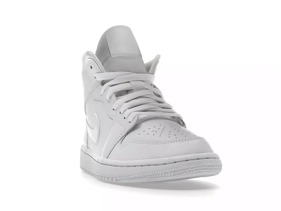 Фото № 4 с приближением к товару «‎Air Jordan Mid Triple White (2022) »
