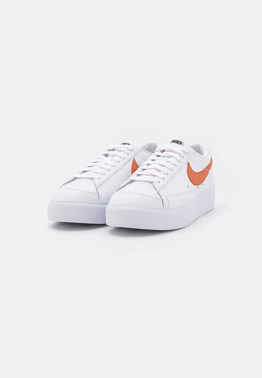 Фото № 3 с приближением к товару «‎W BLAZER LOW PLATFORM ESS»