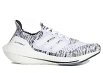 Фото № 1 с приближением к товару «‎adidas Ultra Boost 21 Oreo »
