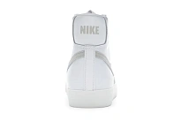 Фото № 4 с приближением к товару «‎Nike Blazer Mid '77 Vintage White»