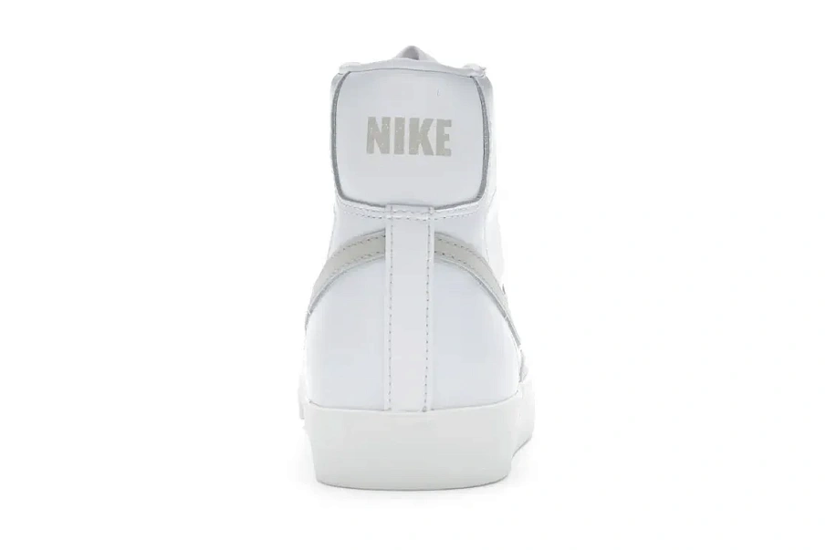 Фото № 4 с приближением к товару «‎Nike Blazer Mid '77 Vintage White»