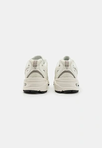 Фото № 3 с приближением к товару «‎U530 UNISEX»