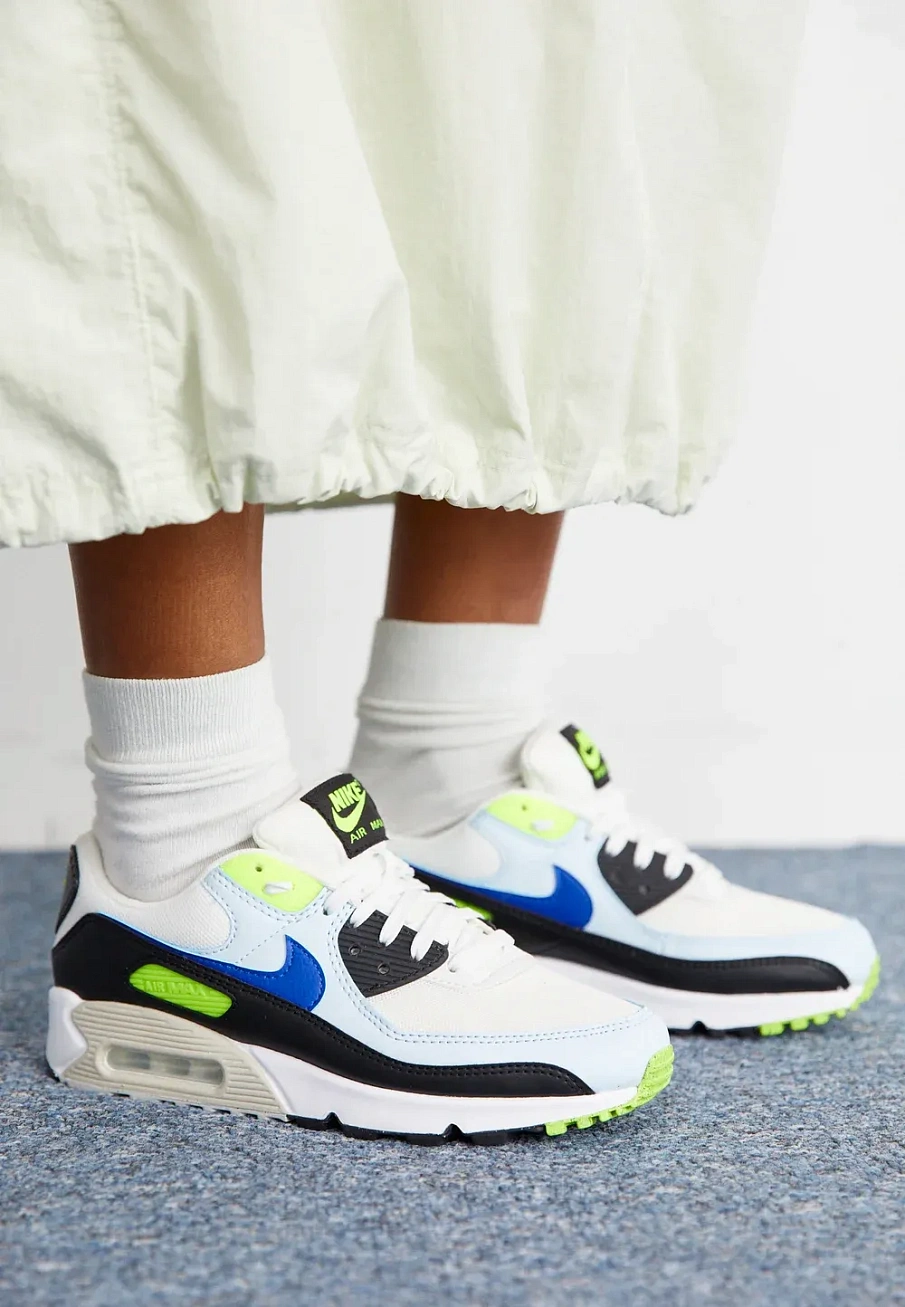 Фото № 2 с приближением к товару «‎AIR MAX 90»
