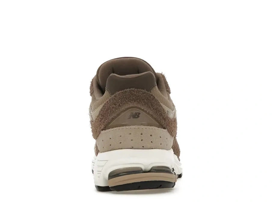 Фото № 4 с приближением к товару «‎New Balance 2002R»