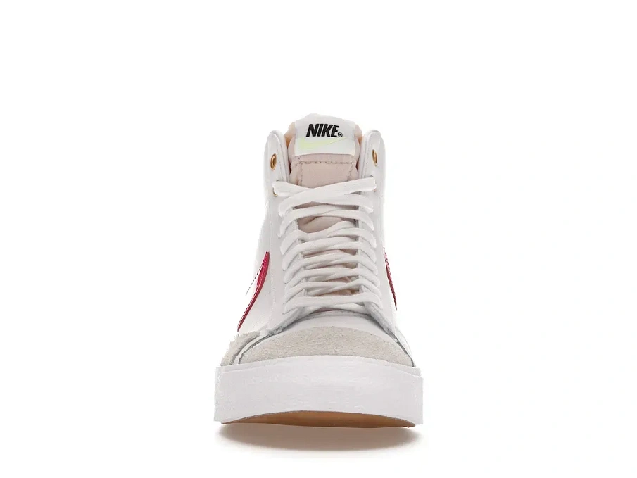 Фото № 2 с приближением к товару «‎Nike Blazer Mid World Tour»