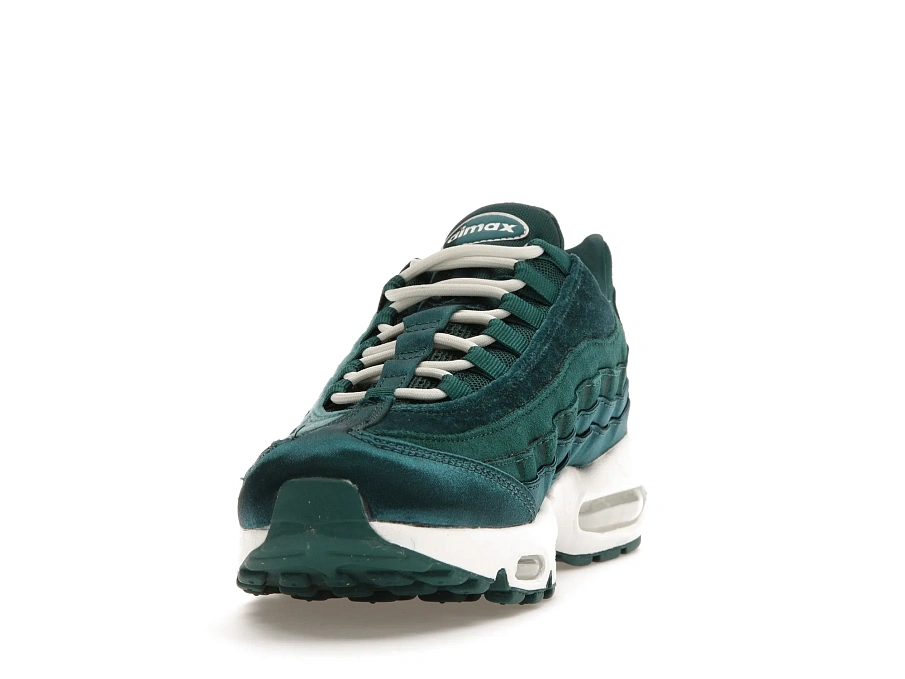 Фото № 2 с приближением к товару «‎Nike Air Max 95 Green Velvet »