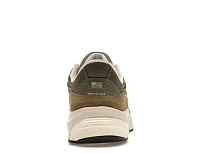 Фото № 4 с приближением к товару «‎New Balance 990v6»
