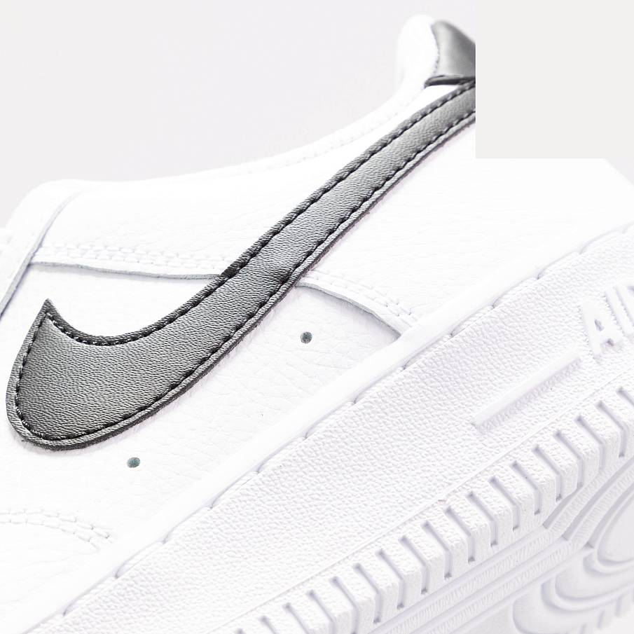 Фото № 3 с приближением к товару «‎Nike Air Force 1 »