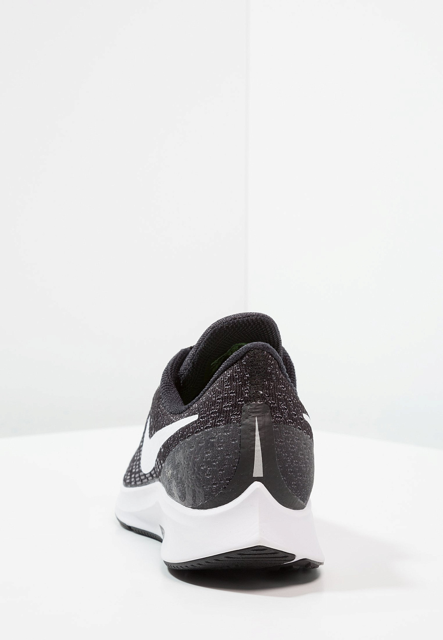 Фото № 4 с приближением к товару «‎Nike Air Zoom Pegasus 35»