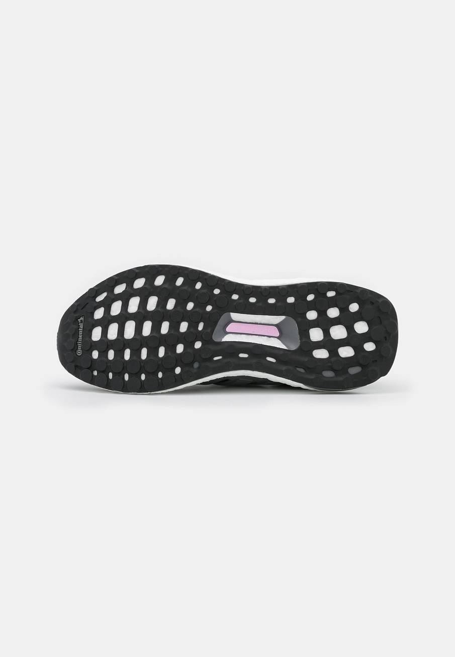 Фото № 5 с приближением к товару «‎Adidas Ultraboost Dna »