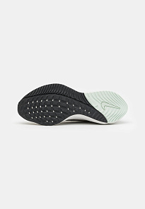 Фото № 5 с приближением к товару «‎Nike Air Zoom Vomero 15»