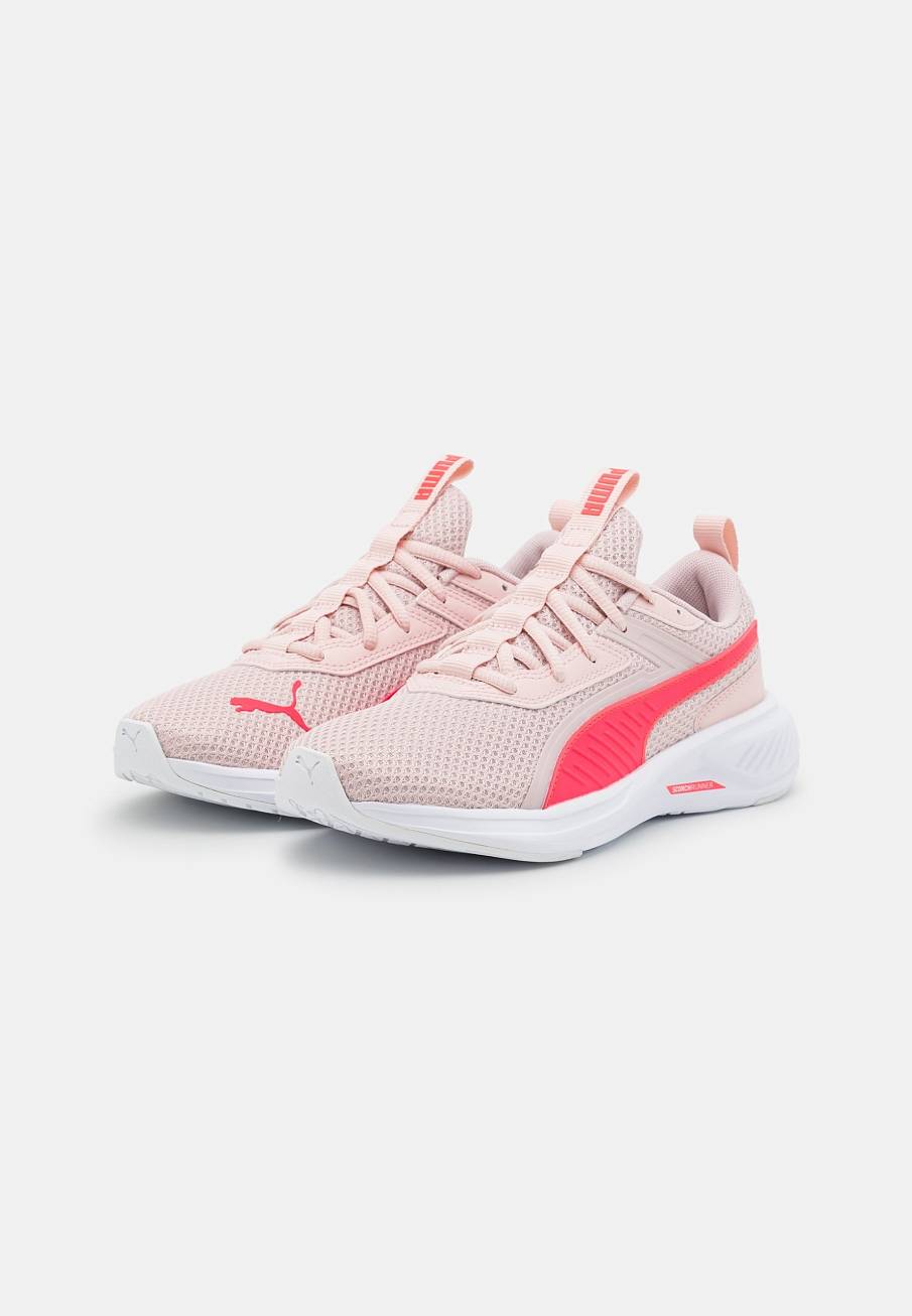Фото № 2 с приближением к товару «‎Puma Scorch Runner»