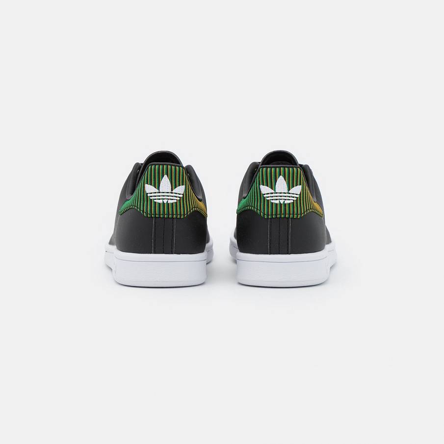 Фото № 3 с приближением к товару «‎Adidas Stan Smith »