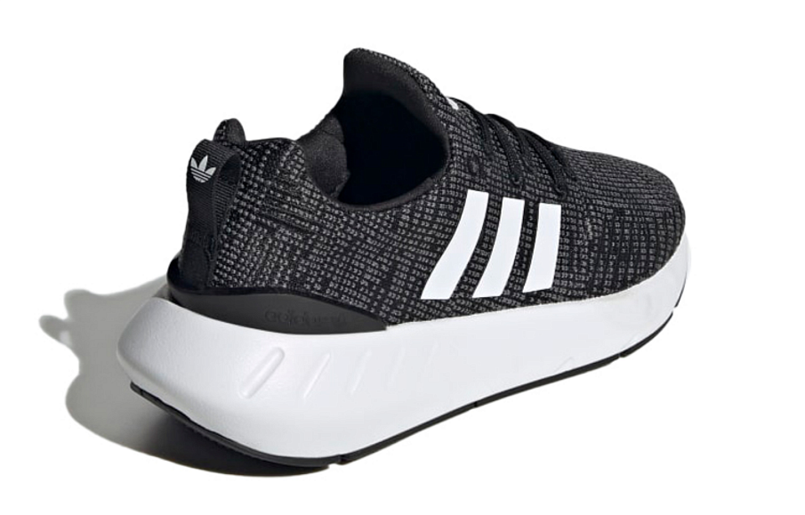 Фото № 4 с приближением к товару «‎adidas originals Swift Run 22 J Running Shoes»
