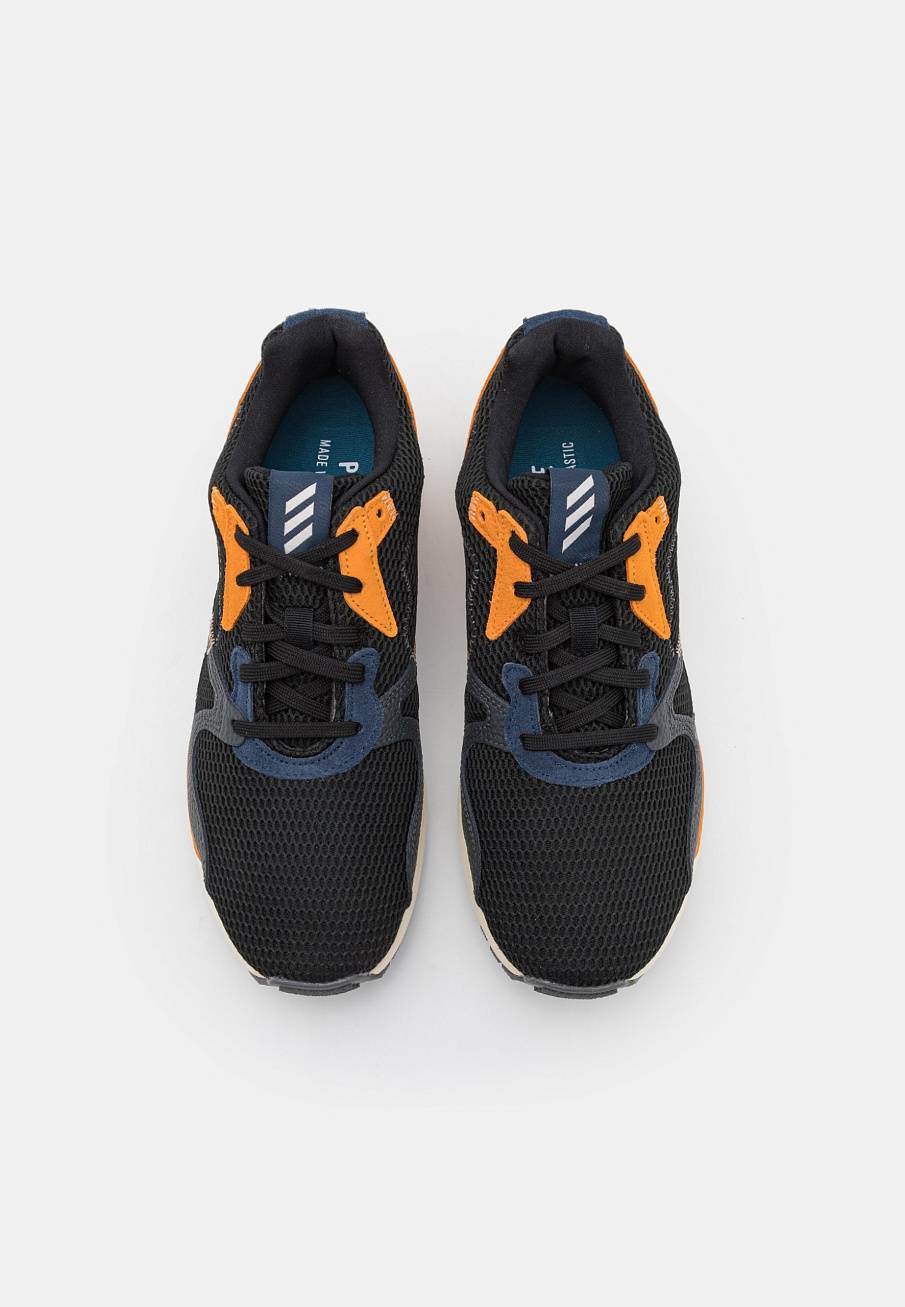 Фото № 4 с приближением к товару «‎Adidas Adic ZX»