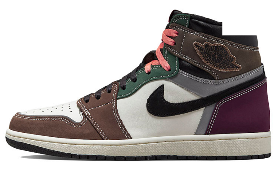 Фото № 1 с приближением к товару «‎Nike Air Jordan 1 High OG Vintage basketball shoes Hand Crafted»